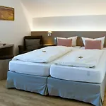 Kalenborner Hoehe 3*