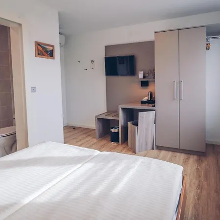 Kalenborner Hohe 3*