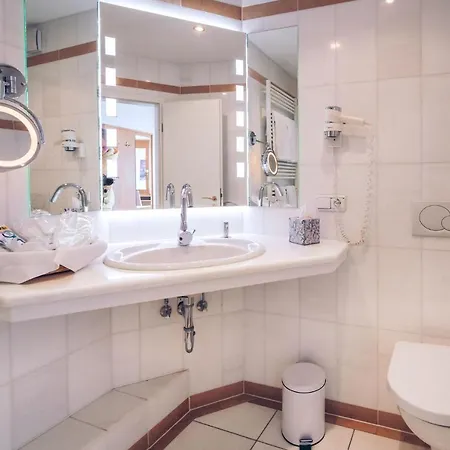 Hotel Kalenborner Hoehe 3*