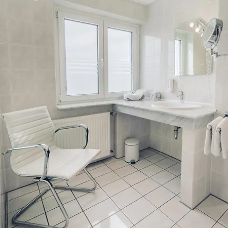 Kalenborner Höhe 3*