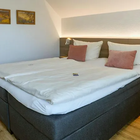 Kalenborner Höhe 3*