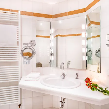 Kalenborner Hoehe Hotel 3*