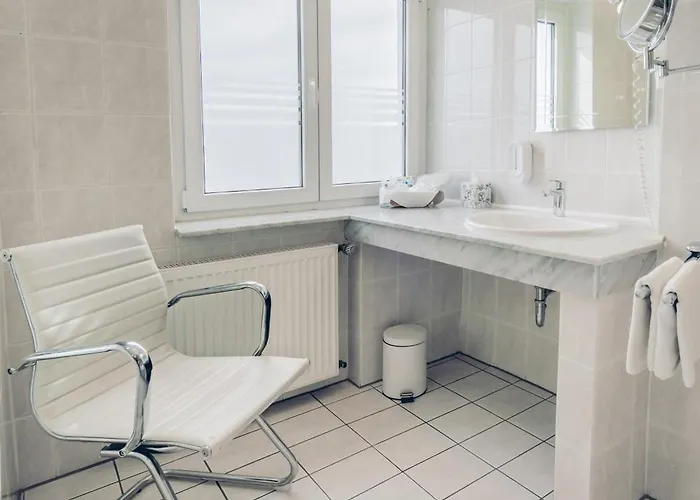 Kalenborner Hoehe 3*