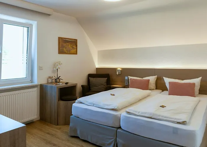 Kalenborner Hoehe ホテル 3*