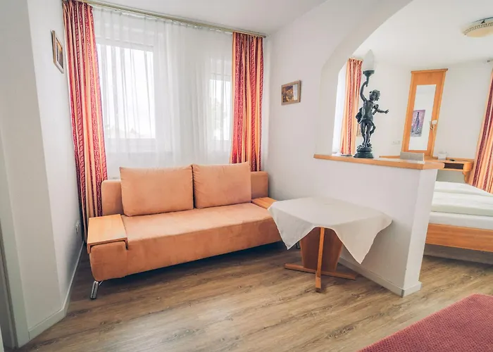 Kalenborner Hoehe 3*